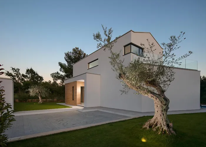 Moderne Luxusvilla Mali Dvor Mit Pool 500M Am Meer In Porec